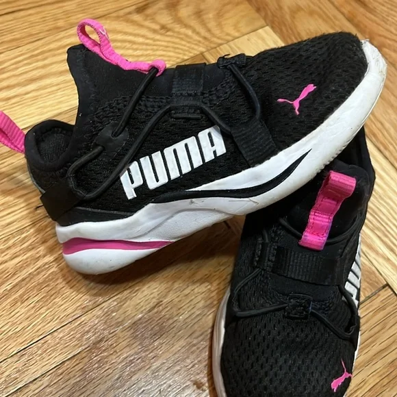 Pumas - Picture 3 of 4